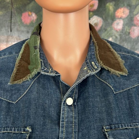 **5 MORE DAYS TO MAKE AN OFFER** Millau button down jean shirt - Picture 2 of 10
